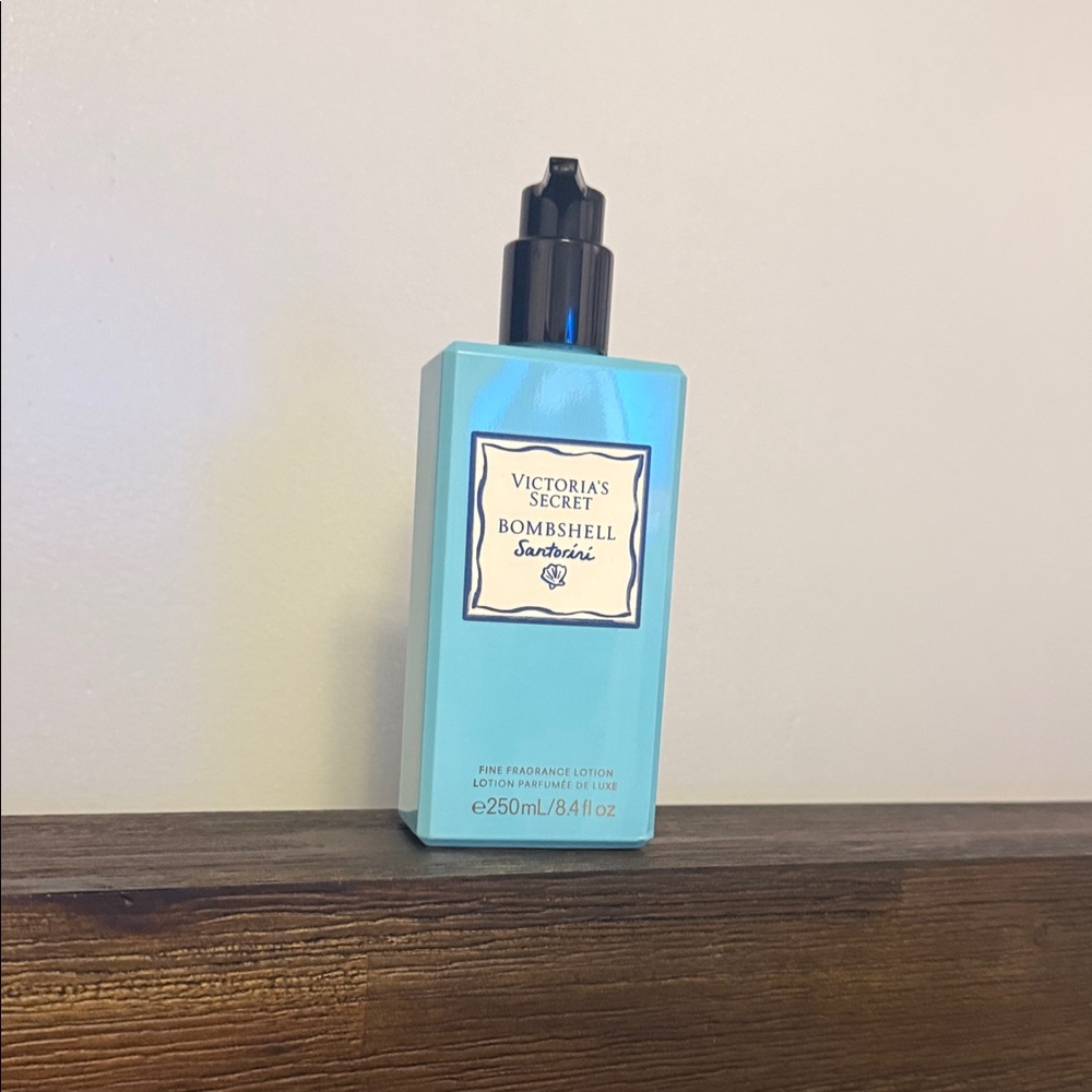 Victoria's Secret Bombshell Seduction Lotion - Light Blue